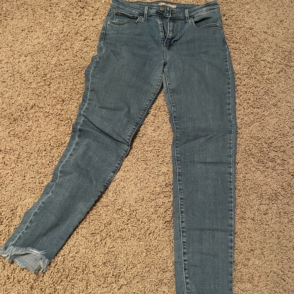 Womens Levi’s jeans